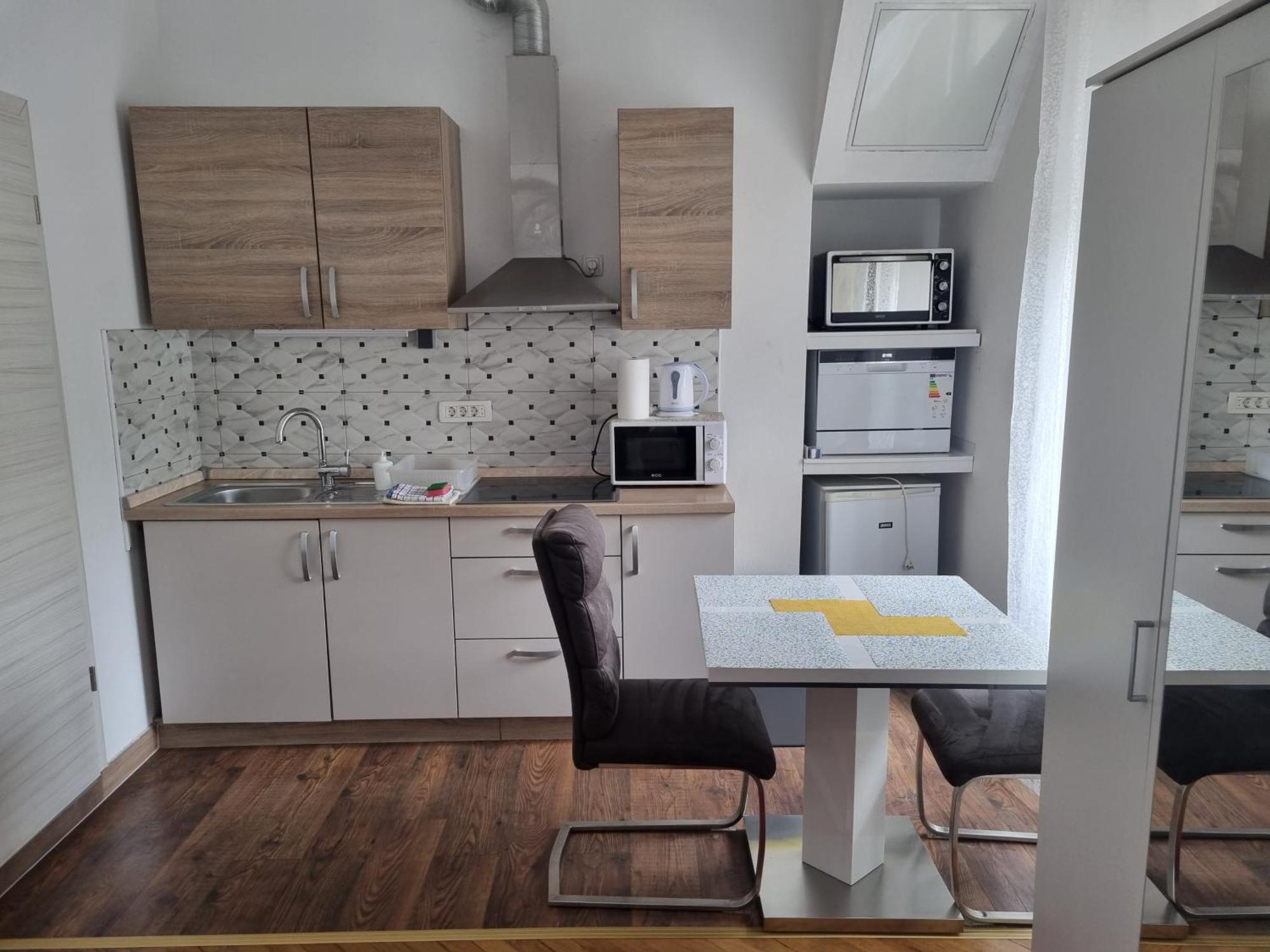 Apartments Fazarinc S Parkiriscem Цельє Екстер'єр фото